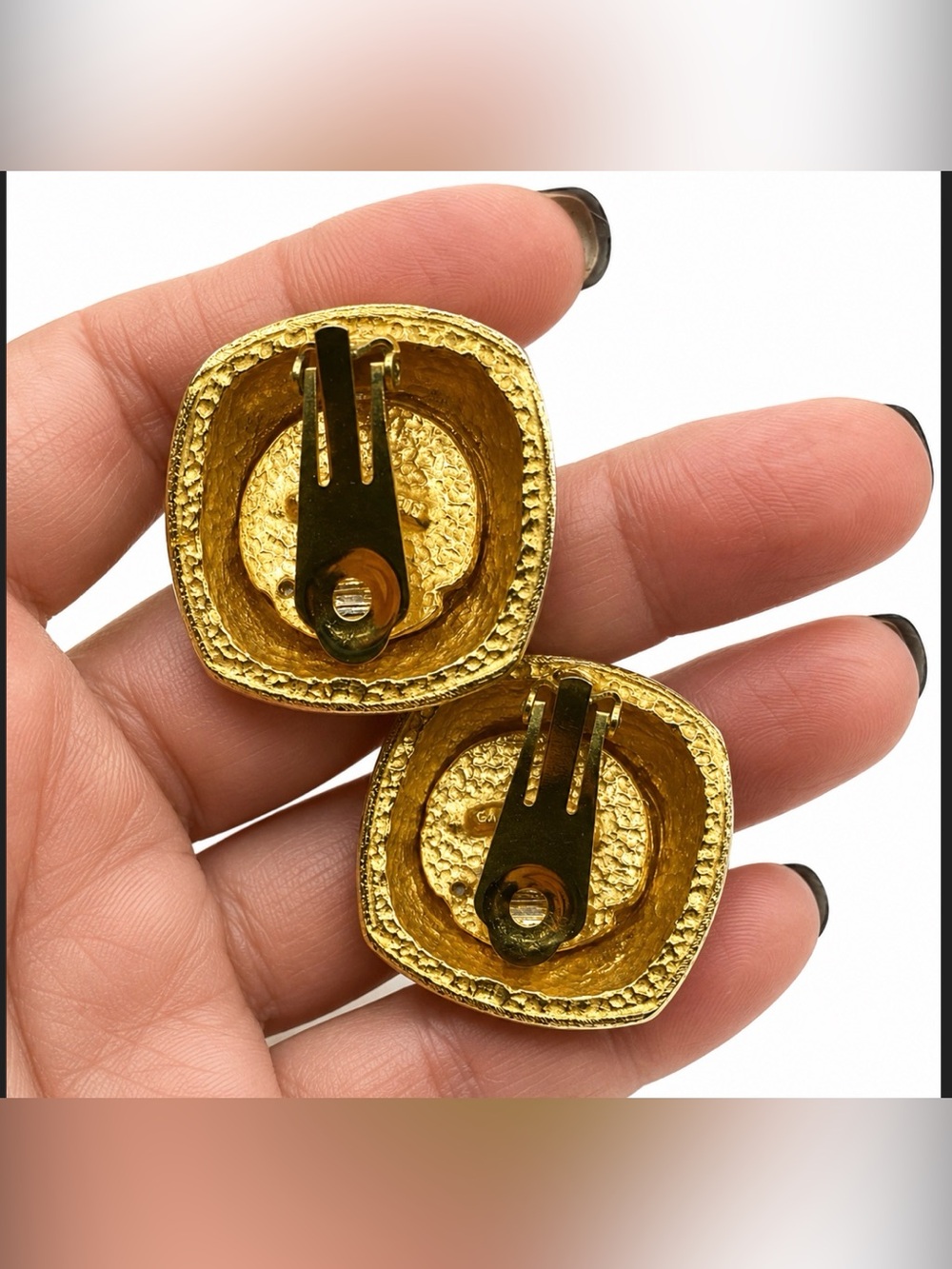 CJ Russell Faux Pearl & Black Enamel Gold Tone Clip On Statement Earrings Rare - Picture 12 of 12